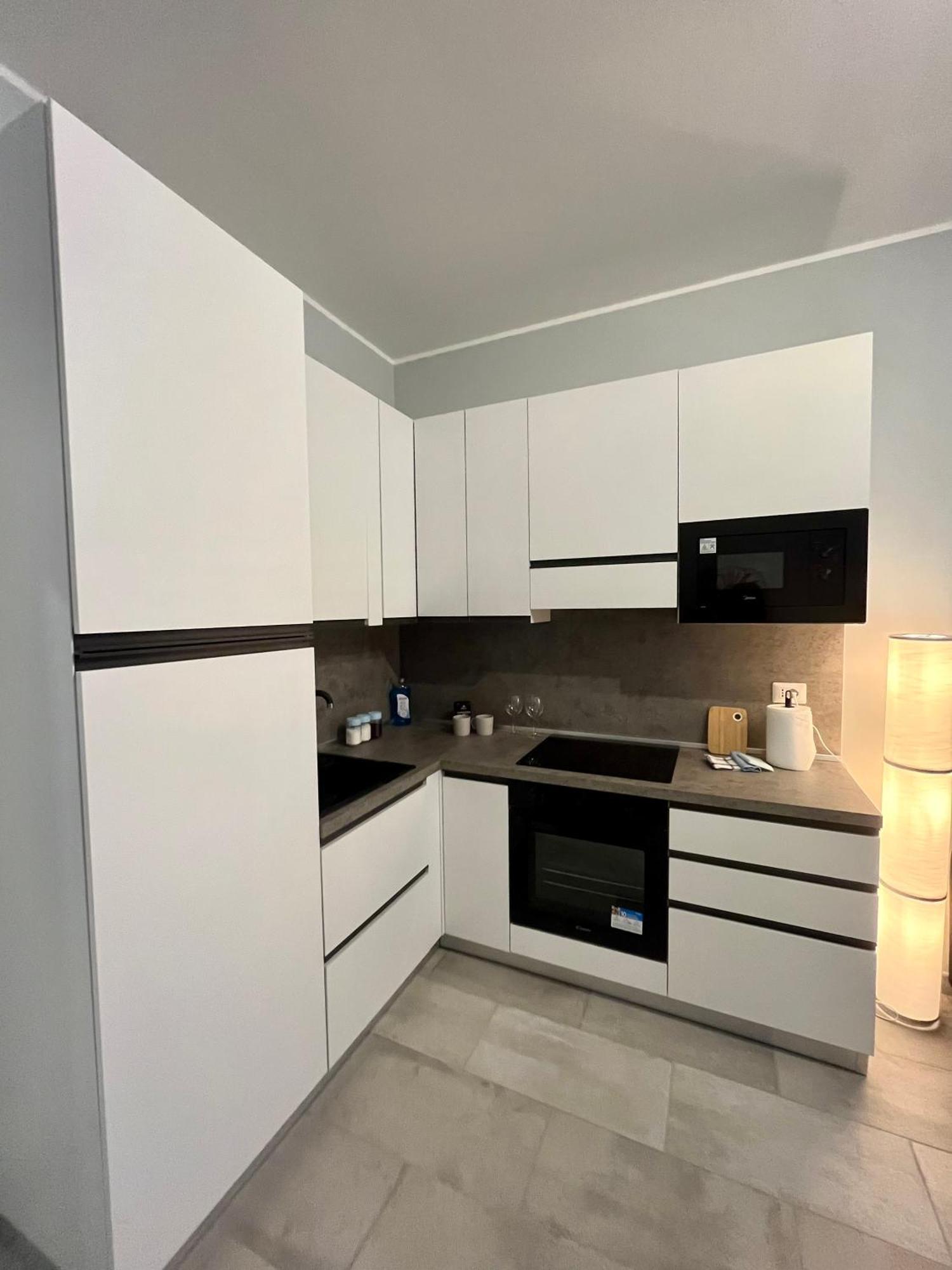 Residenza Elegante - A 5 Fermate Dal Duomo Villa Milano Exteriör bild